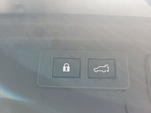 Used 2023 Subaru Forester Premium AWD/4WD image 33