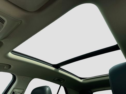 Used 2023 Buick Envision Avenir FWD image 20