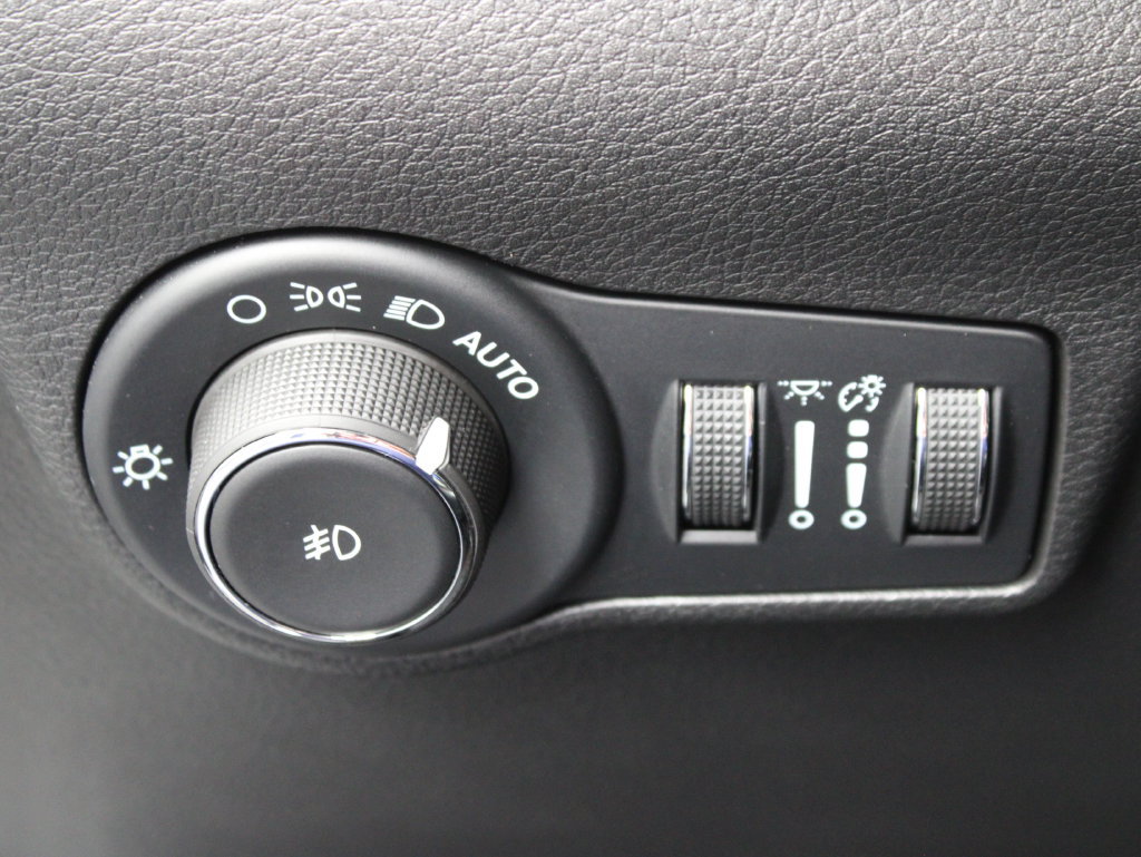 Used 2025 Jeep Compass Limited AWD/4WD image 49