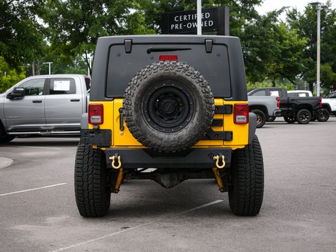 Used 2015 Jeep Wrangler Sahara AWD/4WD image 9