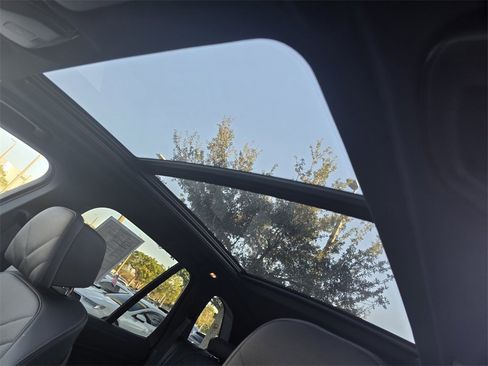 Used 2024 BMW X5 xDrive40i w/ Premium Package image 12