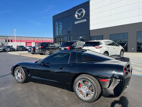 Used 1998 Chevrolet Corvette Coupe w/ Memory Pkg image 3