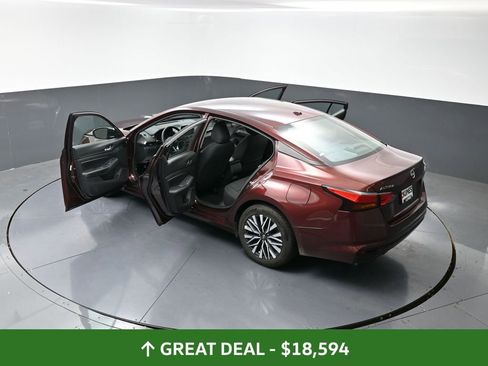 Used 2024 Nissan Altima 2.5 SV image 37