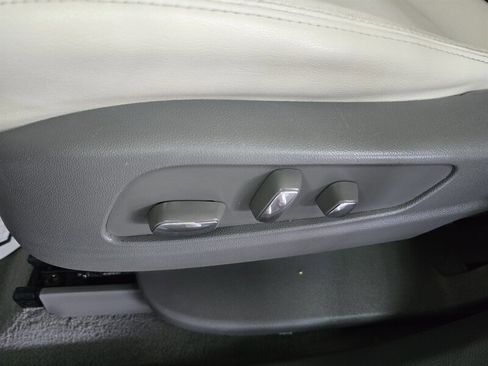 Used 2020 Cadillac XT6 Premium Luxury image 22