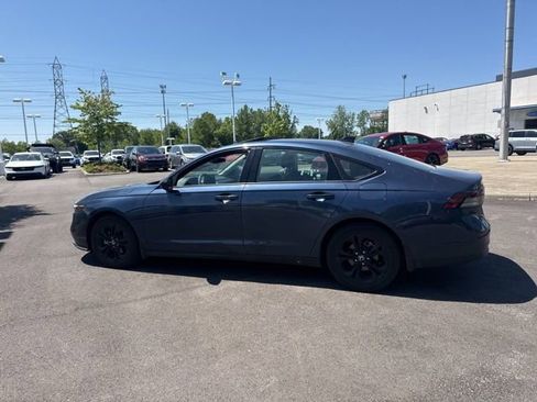 Used 2025 Honda Accord SE image 13