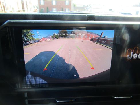 Used 2024 Jeep Wrangler Sport image 22