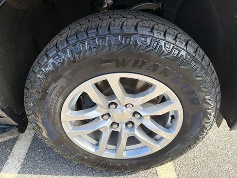 Used 2021 Chevrolet Tahoe LT image 12