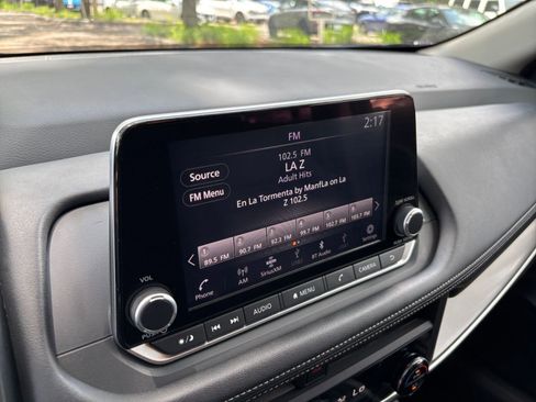 Used 2025 Nissan Rogue SV FWD image 20