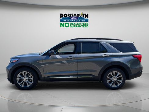 Used 2022 Ford Explorer XLT w/ Equipment Group 202A AWD/4WD image 2