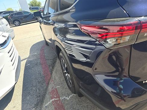 Used 2025 Toyota Highlander XLE image 6