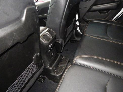 Used 2024 Jeep Wrangler Unlimited Sahara w/ Technology Group image 25