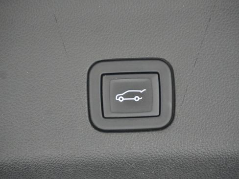 Used 2023 Cadillac Escalade Sport Platinum image 7