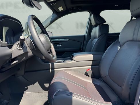 Used 2025 Honda Pilot Black Edition image 9