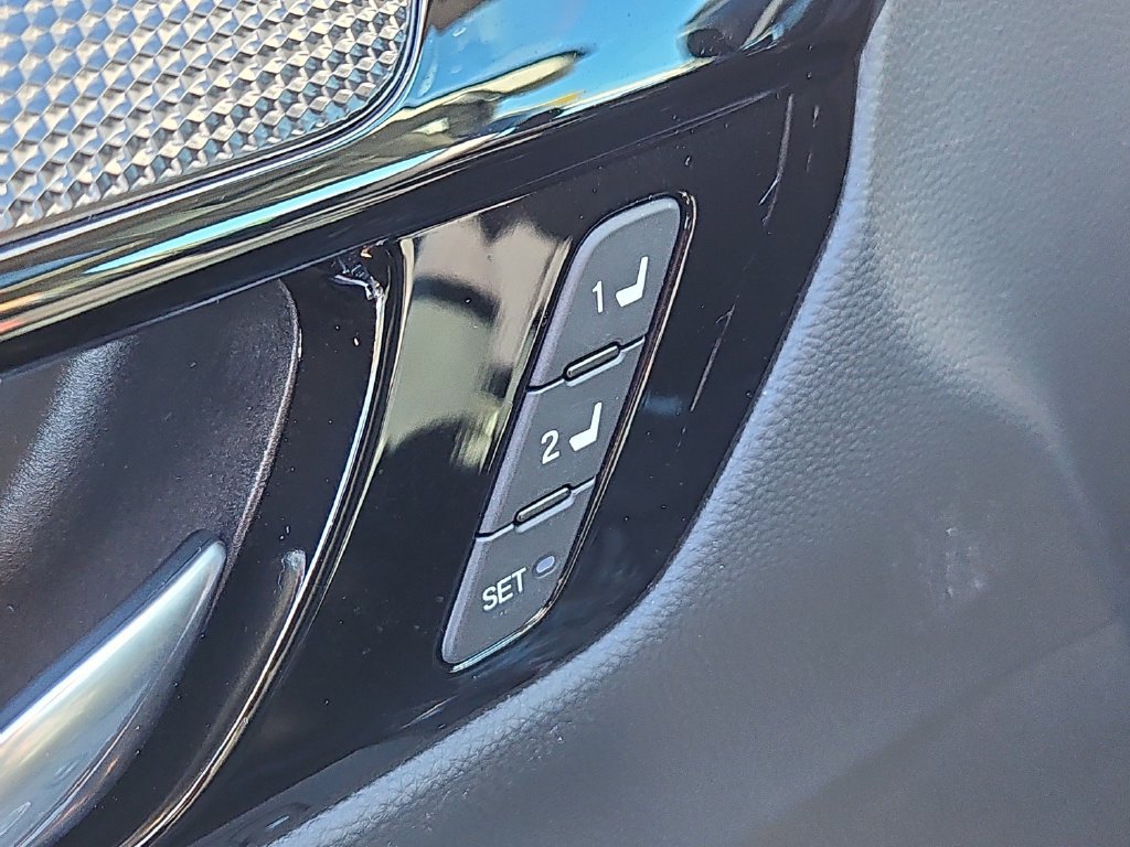 Used 2025 Honda CR-V EX-L image 18