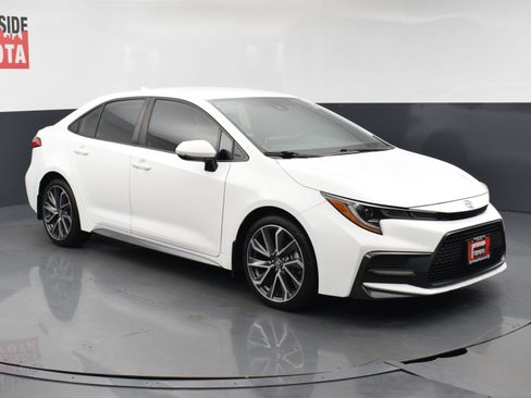Used 2021 Toyota Corolla SE FWD image 6