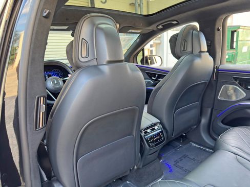 Used 2023 Mercedes-Benz EQS 580 4MATIC SUV w/ Exclusive Trim Package image 46