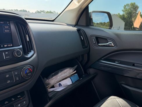 Used 2020 Chevrolet Colorado Z71 AWD/4WD image 19