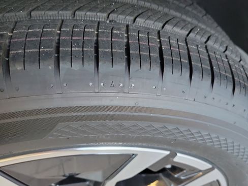 Used 2025 BMW X3 xDrive30i w/ Convenience Package image 13