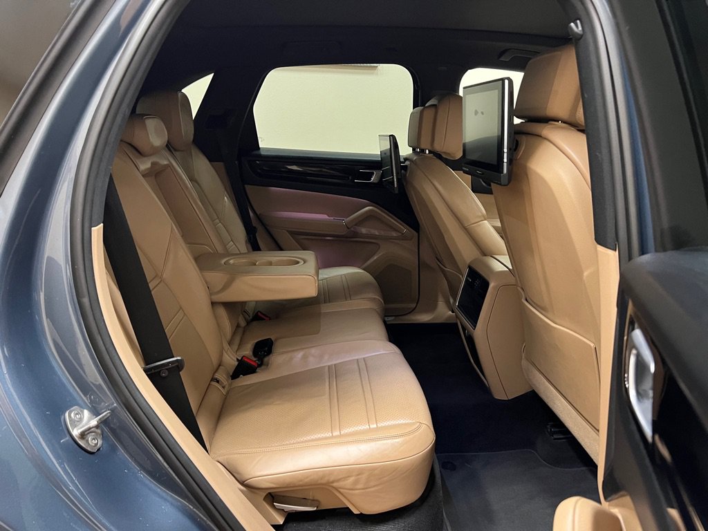 Used 2019 Porsche Cayenne S AWD/4WD image 21