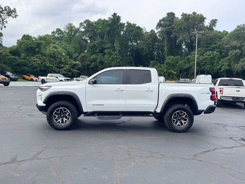 Used 2023 Chevrolet Colorado ZR2 w/ ZR2 Convenience Package III AWD/4WD image 3