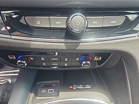 Certified 2022 Buick Enclave Essence image 23