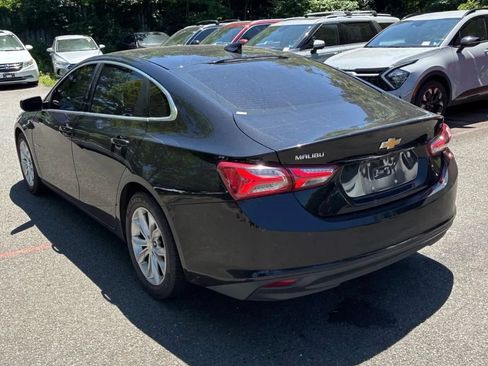 Used 2019 Chevrolet Malibu LT FWD image 2