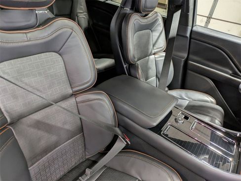 Certified 2025 Lincoln Aviator Black Label image 31