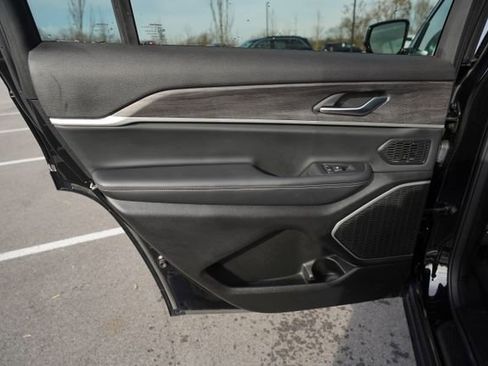 Used 2021 Jeep Grand Cherokee L Limited image 17