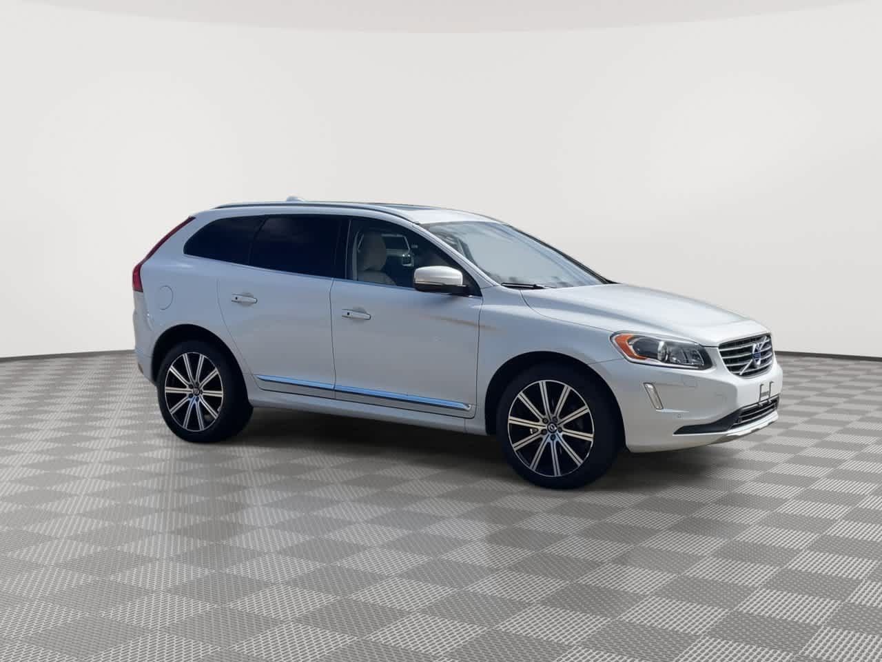 Used 2017 Volvo XC60 T6 Inscription w/ Climate Package AWD/4WD image 2