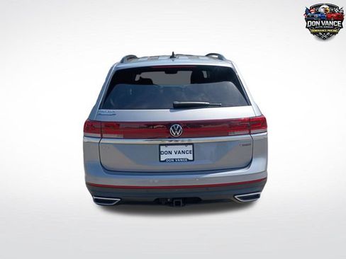 Used 2025 Volkswagen Atlas SE AWD/4WD image 4
