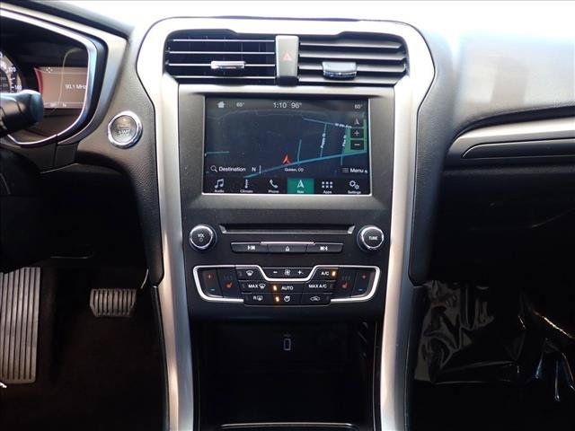 Used 2017 Ford Fusion SE w/ Equipment Group 201A FWD image 15