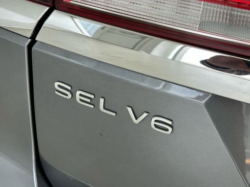 Certified 2021 Volkswagen Atlas SEL image 18