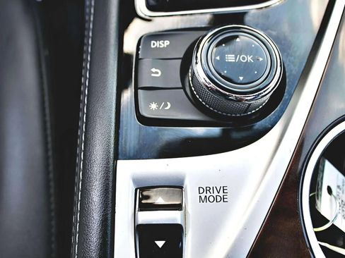 Used 2019 INFINITI Q50 Luxe image 16