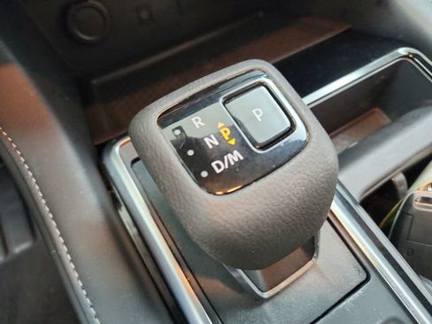 Used 2025 Nissan Pathfinder SL w/ SL Premium Package FWD image 29