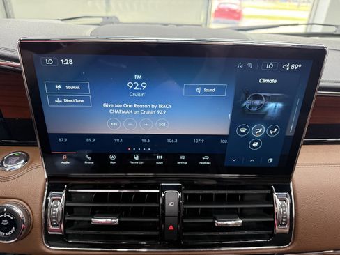Used 2023 Lincoln Navigator L Reserve w/ Equipment Group 201A AWD/4WD image 19