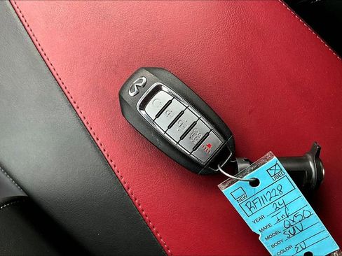 Used 2024 INFINITI QX50 Sport image 13