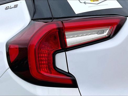 Used 2024 GMC Terrain SLE image 23