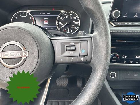 Used 2023 Nissan Rogue SV image 16