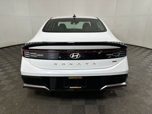 Used 2024 Hyundai Sonata SEL AWD/4WD image 4