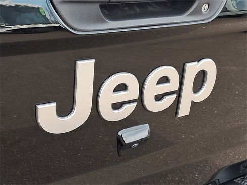 Used 2022 Jeep Gladiator Overland w/ Popular Equipment Package image 29