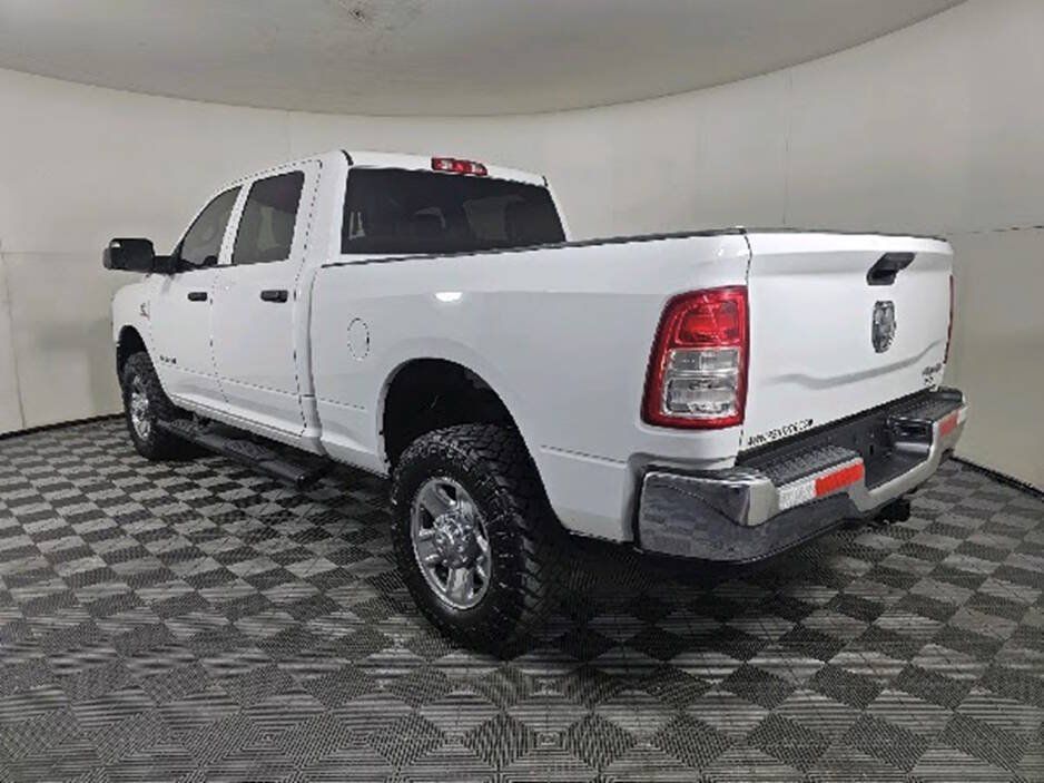 Used 2022 RAM 2500 Tradesman w/ Chrome Appearance Group AWD/4WD image 7