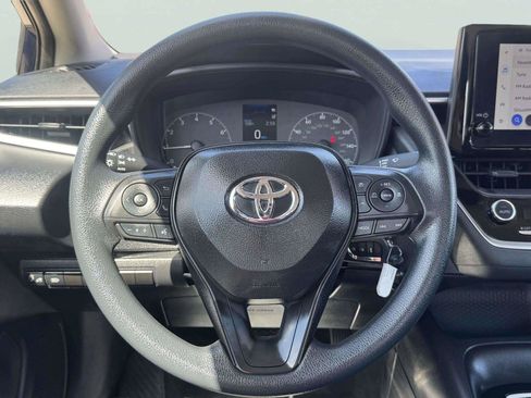 Used 2025 Toyota Corolla LE FWD image 29