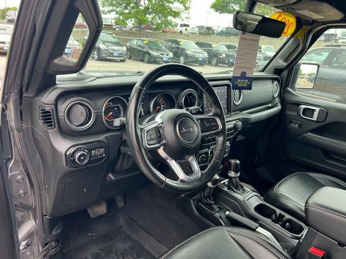 Used 2021 Jeep Wrangler Unlimited Sahara AWD/4WD image 17