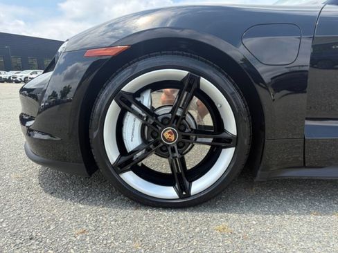 Used 2023 Porsche Taycan RWD image 9