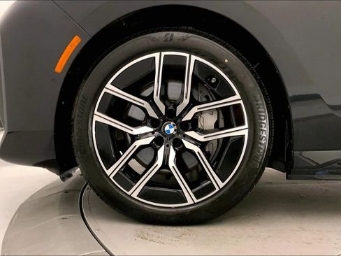 Certified 2023 BMW i7 xDrive60 w/ Executive Package 2 AWD/4WD image 8