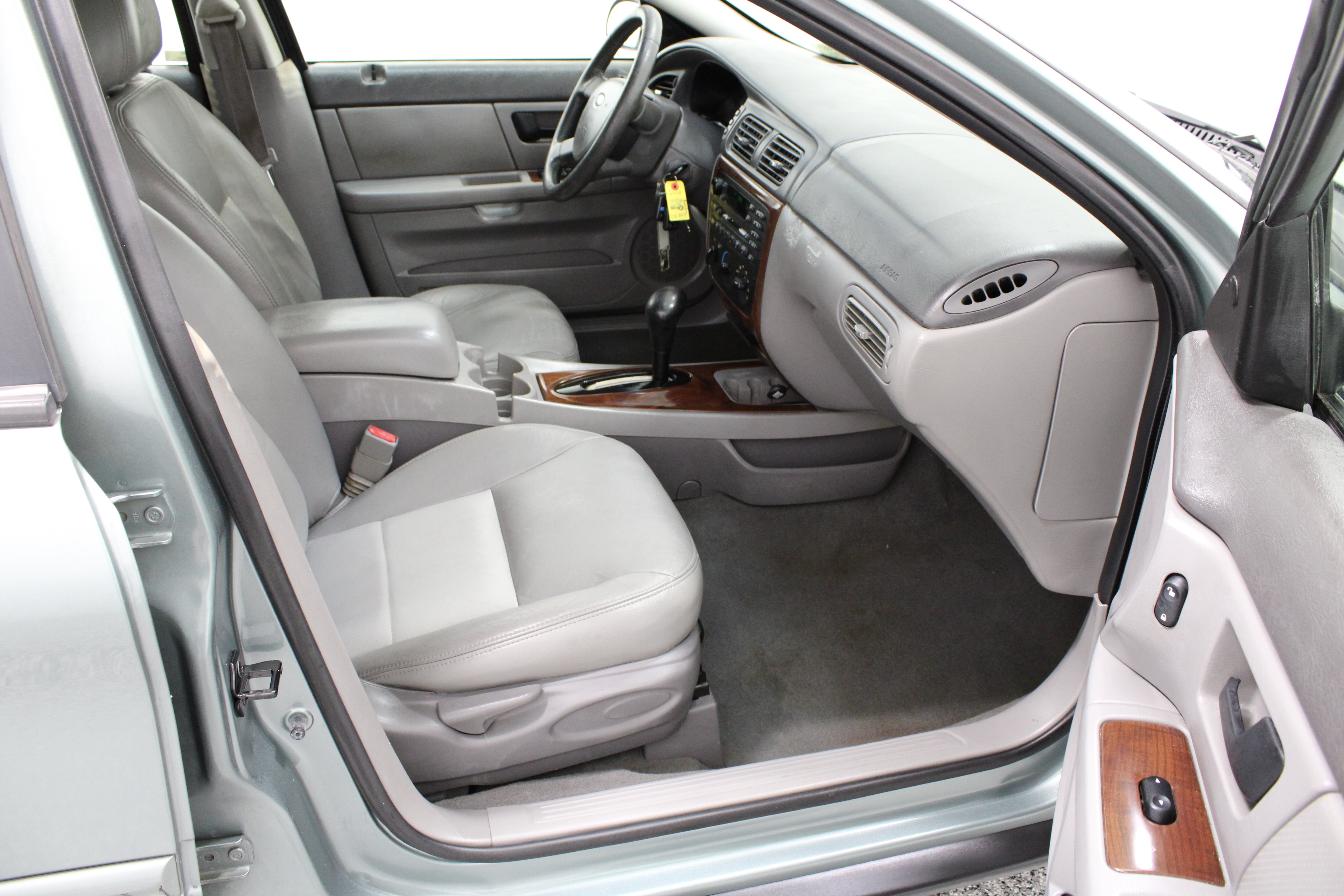 Used 2006 Ford Taurus SEL FWD image 31