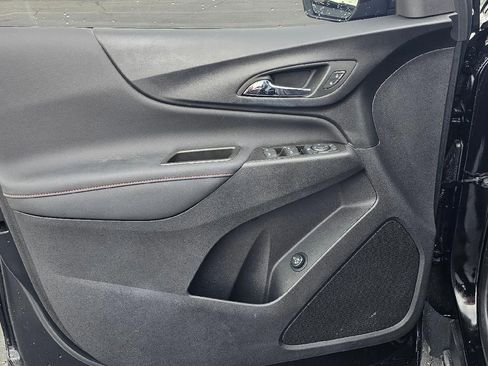 Used 2023 Chevrolet Equinox RS w/ LPO, Floor Liner Package FWD image 9