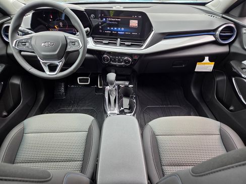 New 2026 Chevrolet Trax LT w/ Sunroof Package FWD image 15