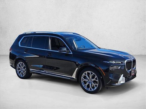Used 2024 BMW X7 xDrive40i image 3