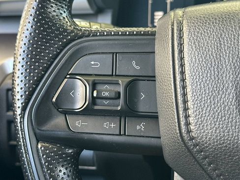 Used 2025 Toyota Tacoma SR5 AWD/4WD image 25